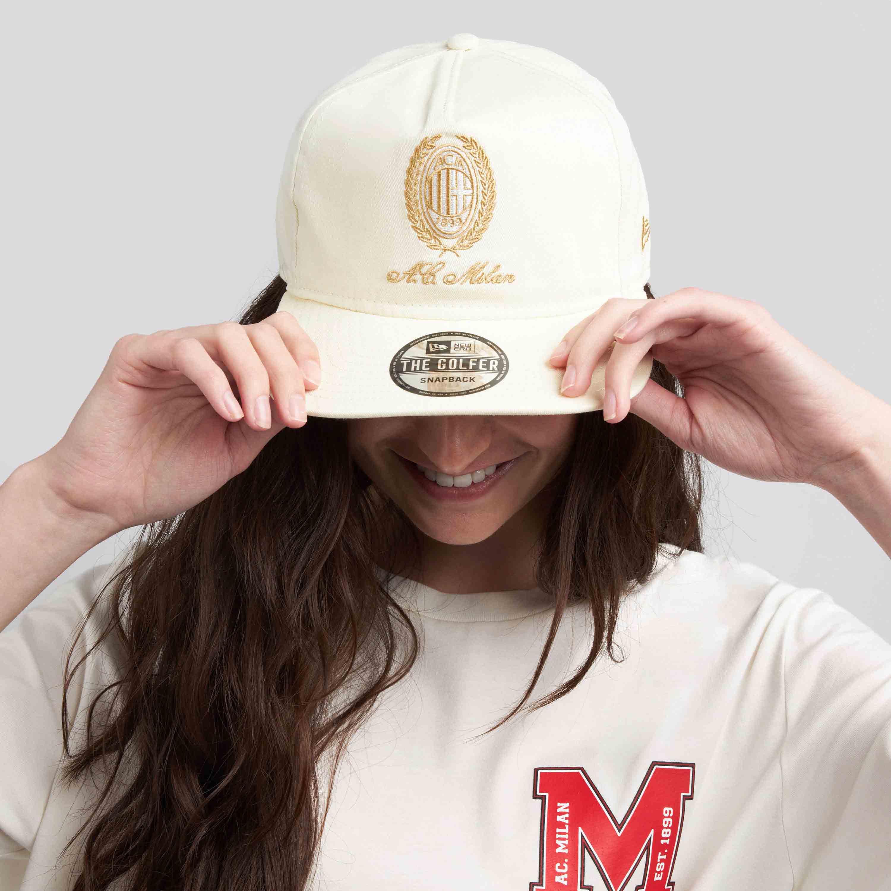 CAPPELLINO GOLFER NEW ERA X AC MILAN CON LOGO HERITAGE - Image 3